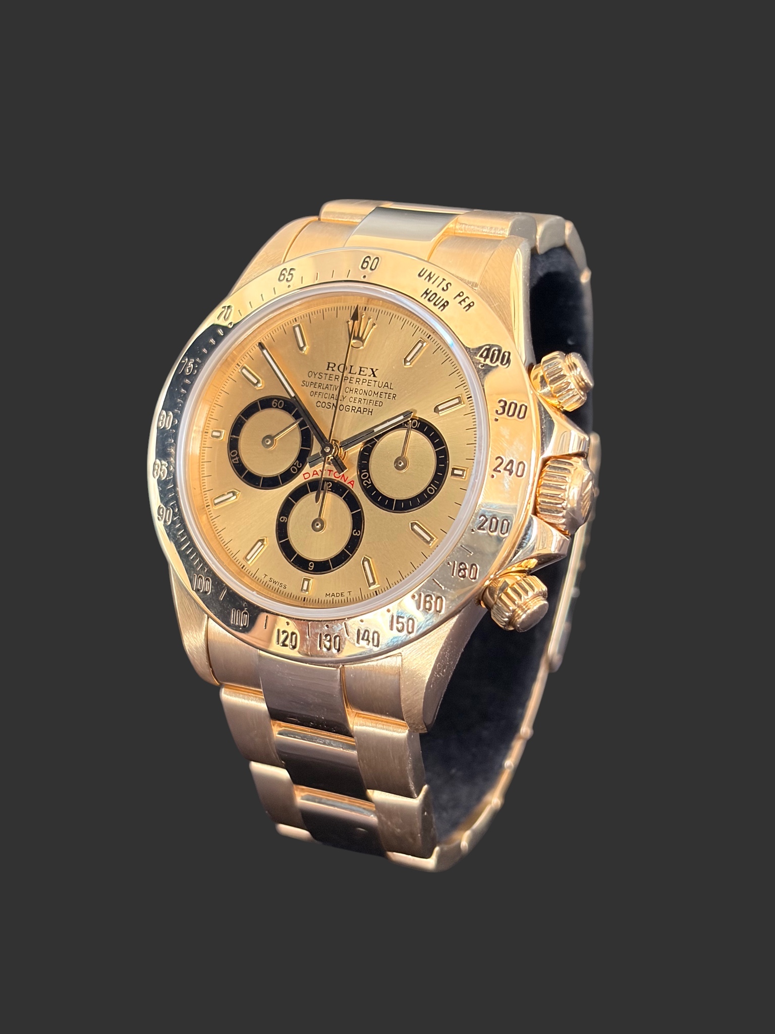 11900